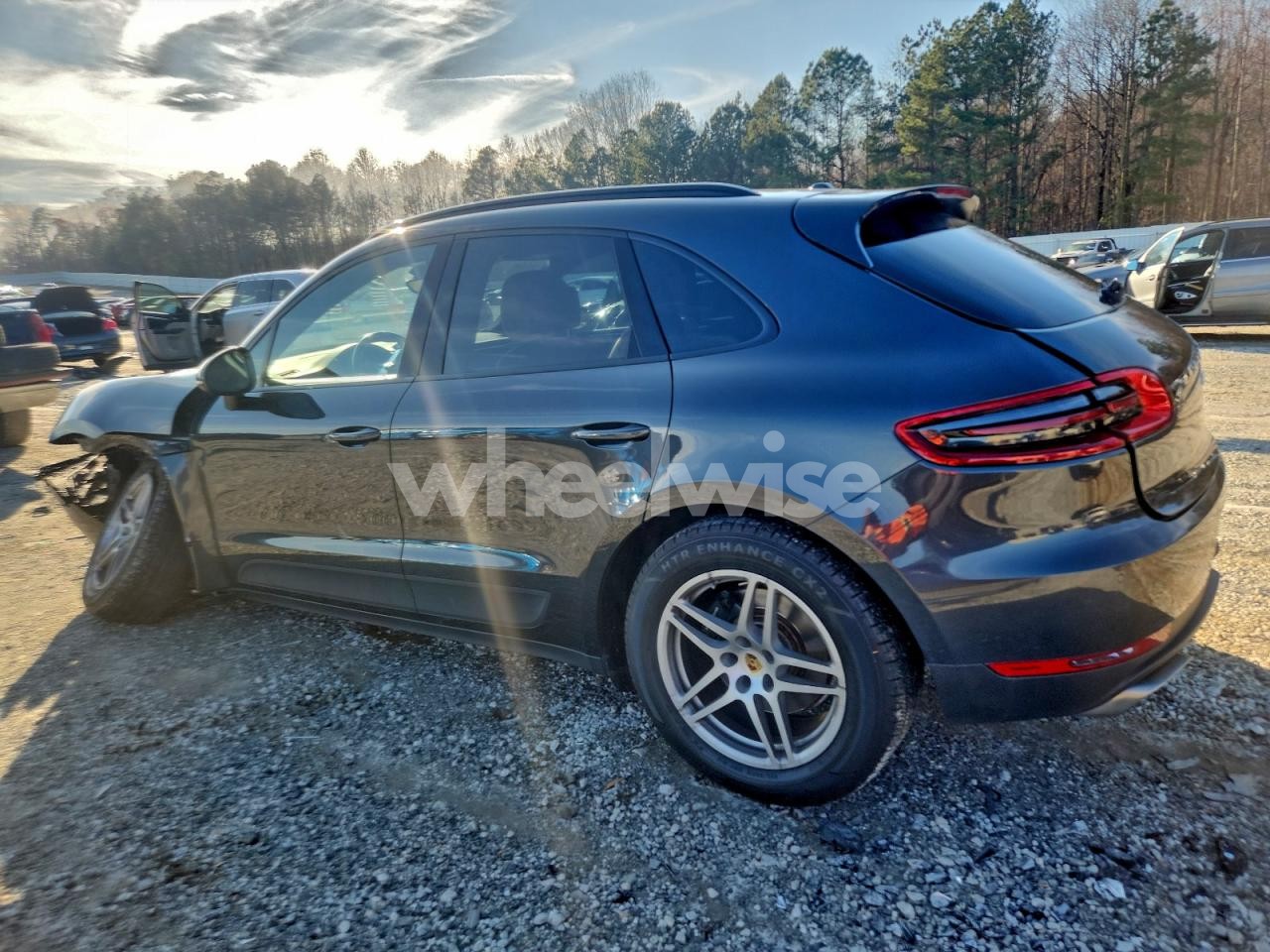 Photo 2 of 2017 PORSCHE MACAN (VIN WP1AA2A52HLB00133)