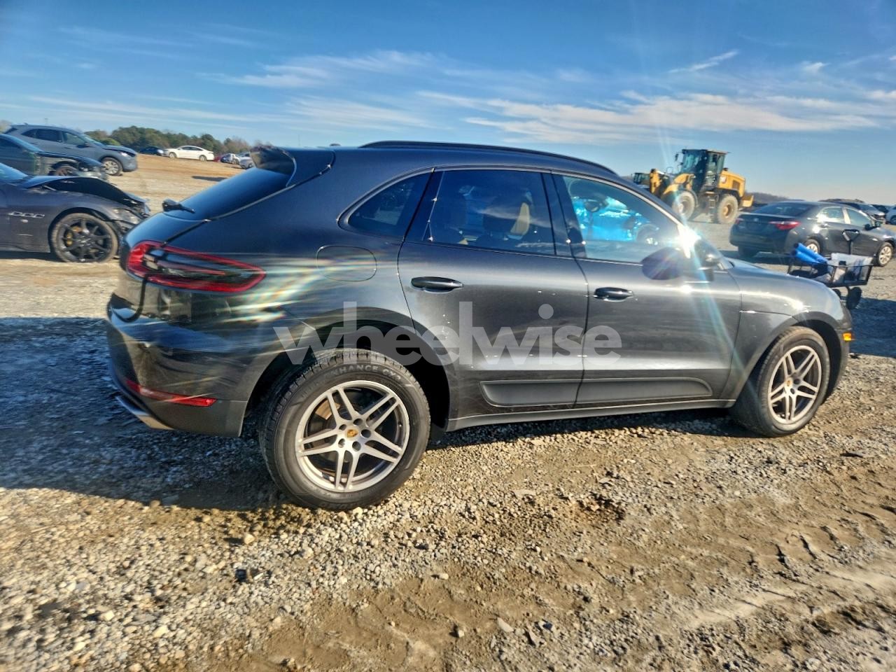 Photo 3 of 2017 PORSCHE MACAN (VIN WP1AA2A52HLB00133)