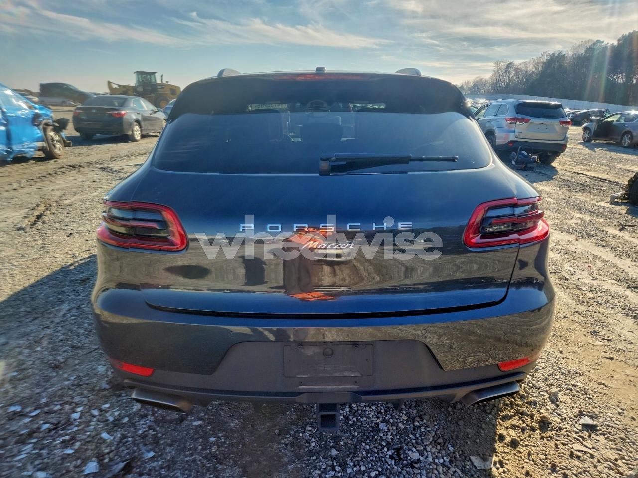 Photo 6 of 2017 PORSCHE MACAN (VIN WP1AA2A52HLB00133)