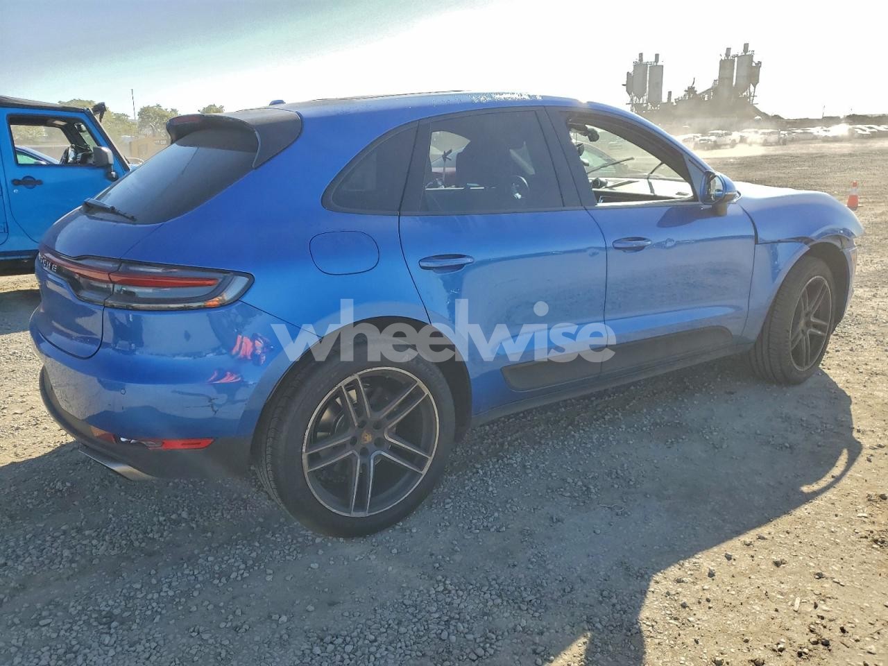 Photo 3 of 2020 PORSCHE MACAN (VIN WP1AA2A52LLB03669)