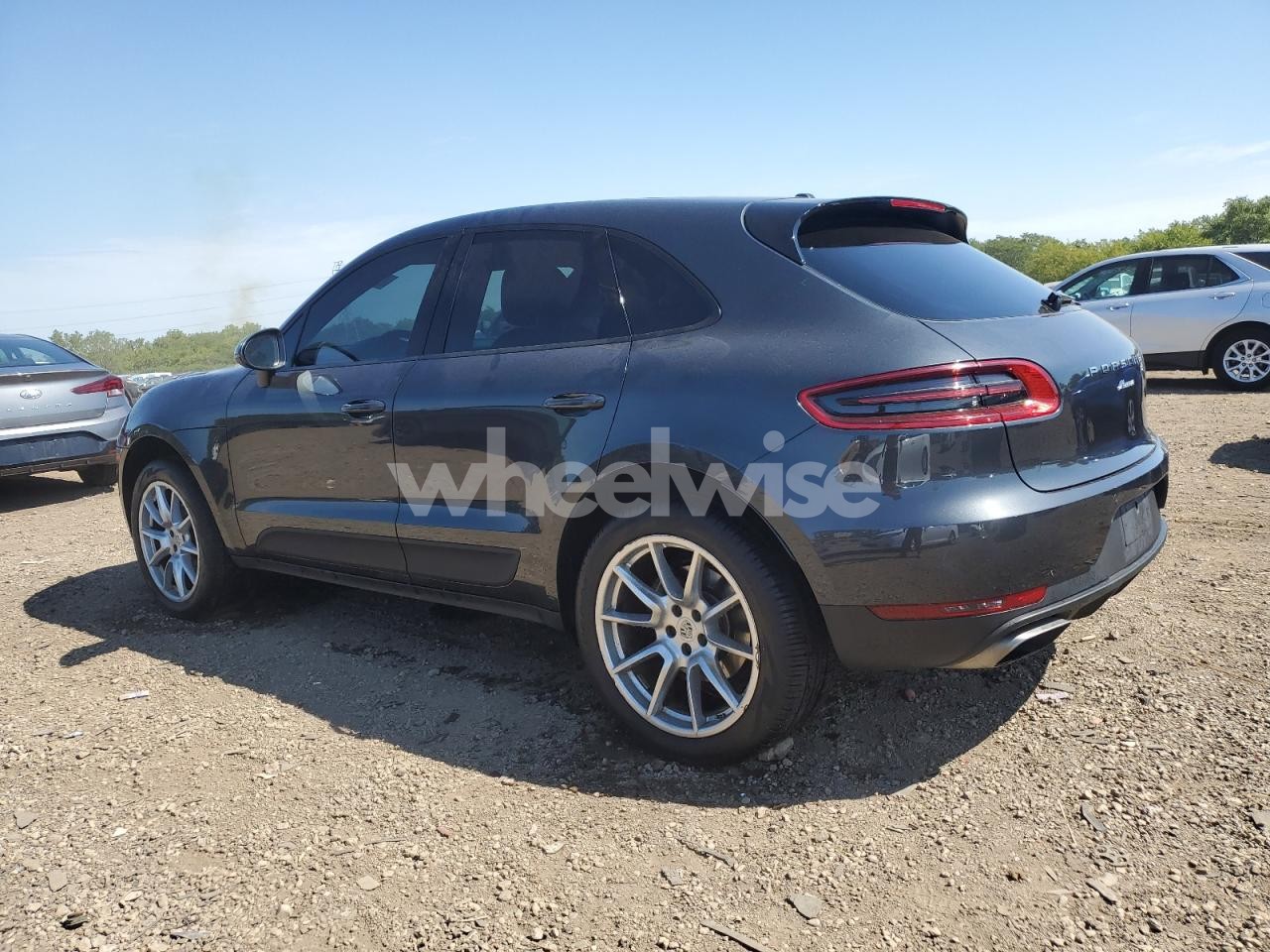Photo 2 of 2017 PORSCHE MACAN (VIN WP1AA2A53HLB03395)