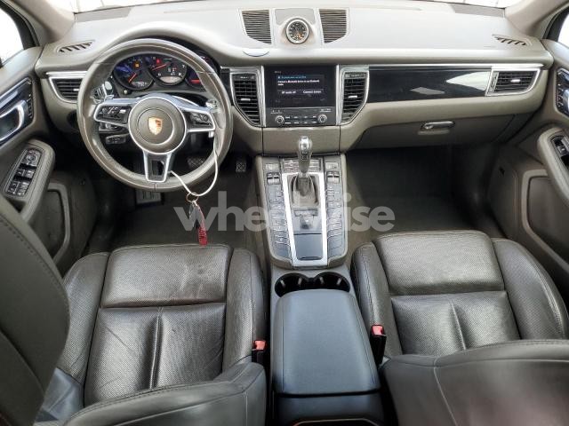 Photo 3 of 2018 PORSCHE MACAN N/A (VIN WP1AA2A55JLB19667)