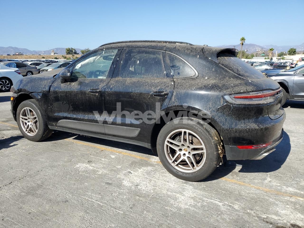 Photo 2 of 2021 PORSCHE MACAN (VIN WP1AA2A55MLB09712)