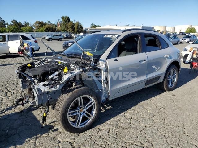 Photo 3 of 2024 PORSCHE MACAN BASE N/A (VIN WP1AA2A56RLB19477)