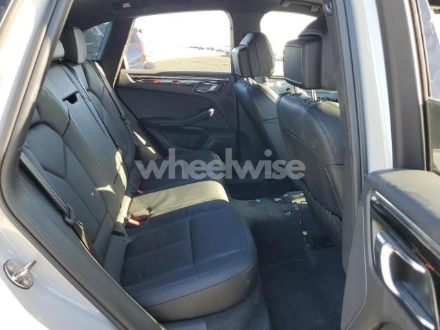 Photo 4 of 2024 PORSCHE MACAN BASE N/A (VIN WP1AA2A56RLB19477)