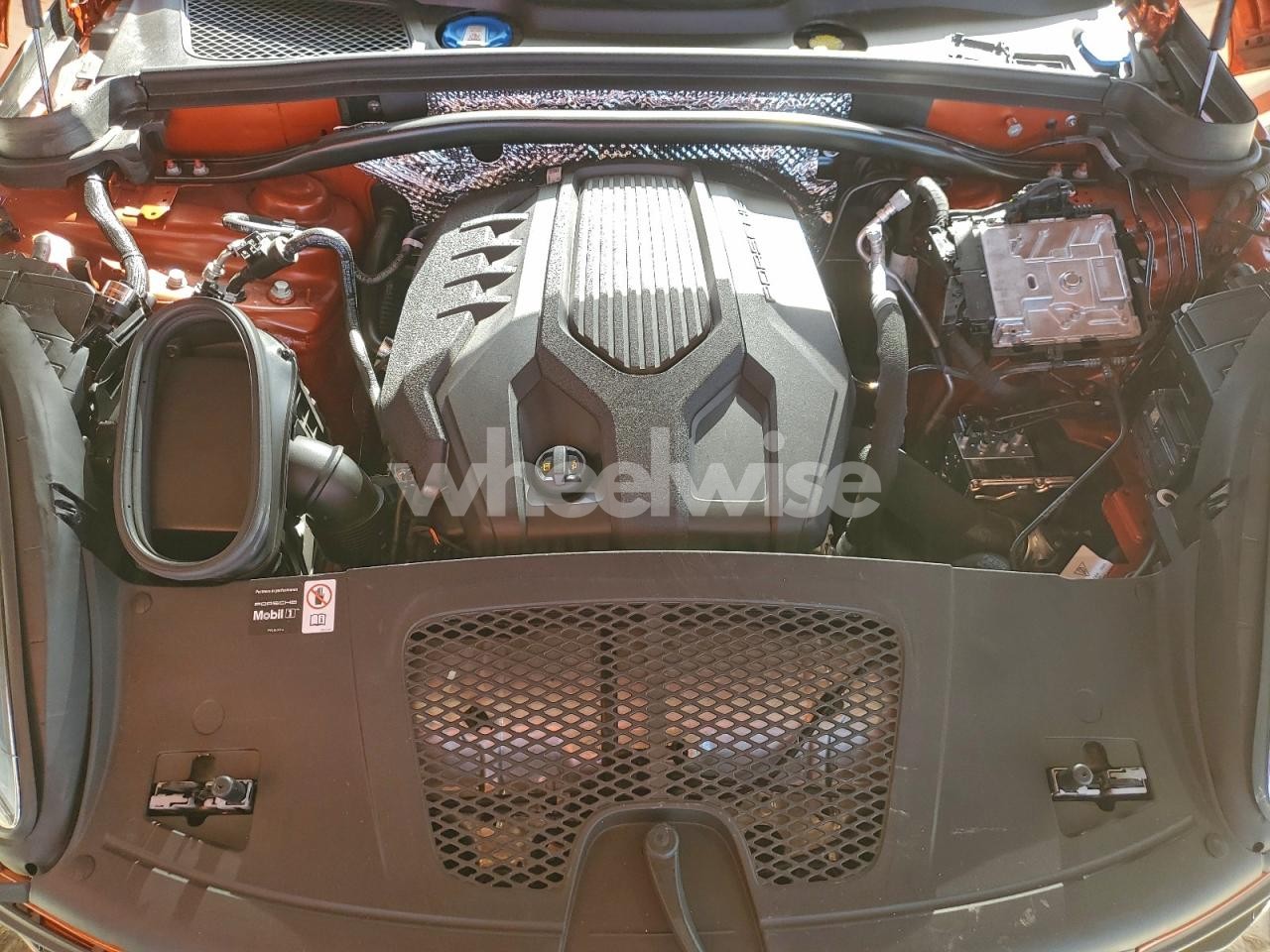 Photo 12 of 2025 PORSCHE MACAN BASE (VIN WP1AA2A56SLB11871)