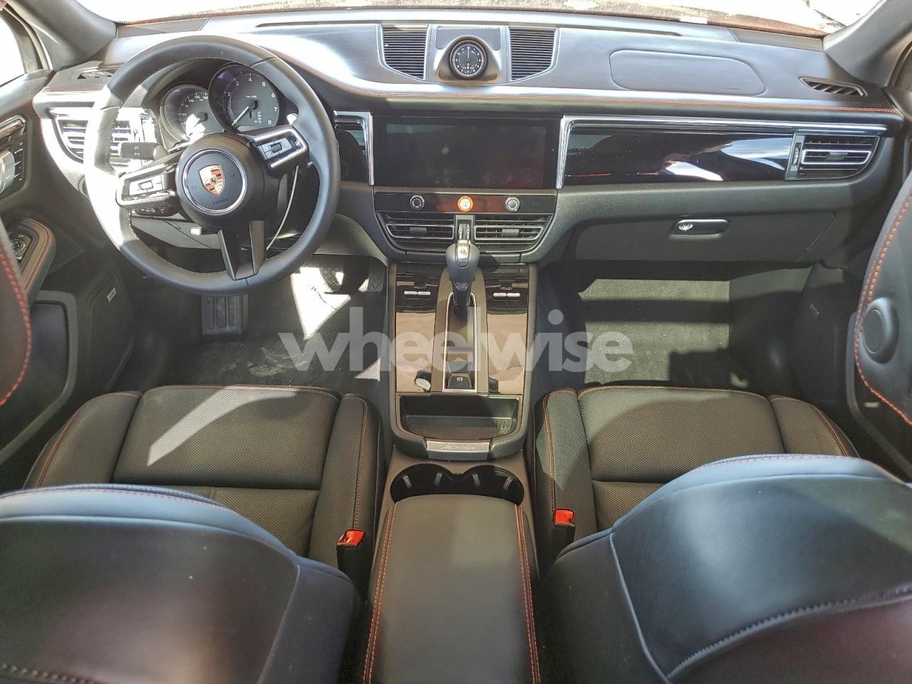 Photo 8 of 2025 PORSCHE MACAN BASE (VIN WP1AA2A56SLB11871)