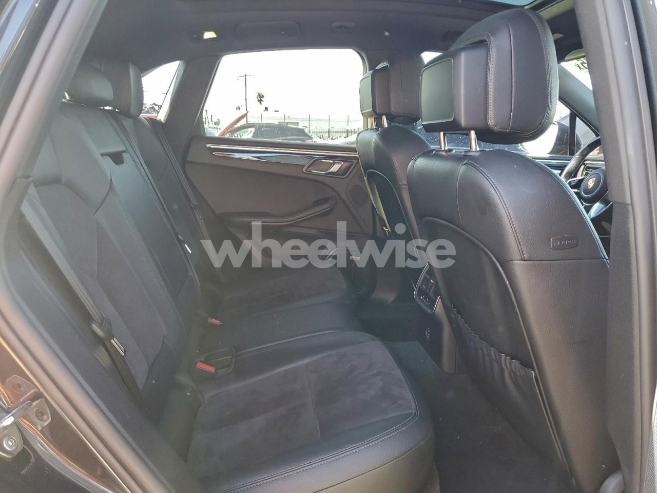 Photo 11 of 2020 PORSCHE MACAN (VIN WP1AA2A58LLB12697)