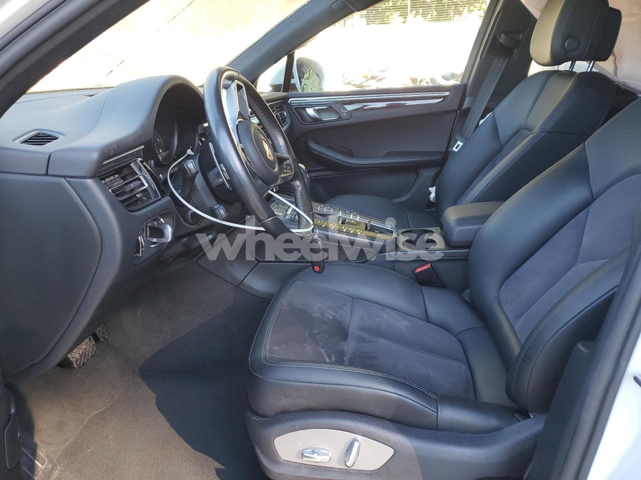 Photo 7 of 2021 PORSCHE MACAN N/A (VIN WP1AA2A58MLB01264)