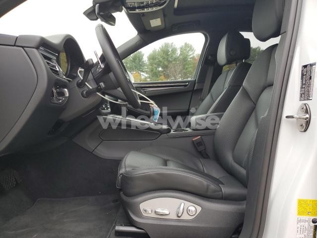 Photo 3 of 2025 PORSCHE MACAN BASE N/A (VIN WP1AA2A58SLB12486)