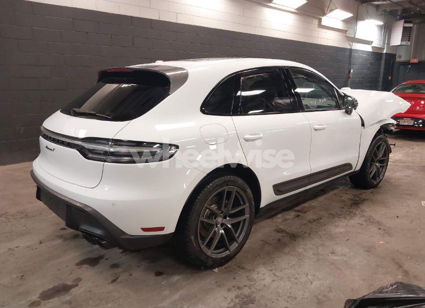 Photo 4 of 2024 Porsche Macan BASE (PDK)/T (VIN WP1AA2A59RLB10479)