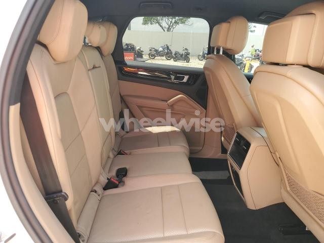 Photo 8 of 2020 PORSCHE CAYENNE N/A (VIN WP1AA2AY1LDA03390)