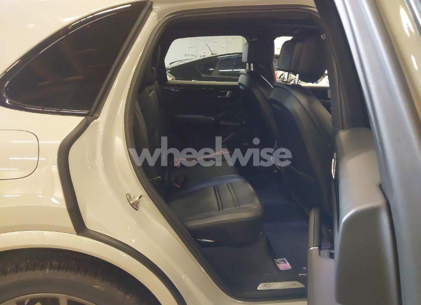 Photo 8 of 2021 Porsche Cayenne N/A (VIN WP1AA2AY2MDA02282)