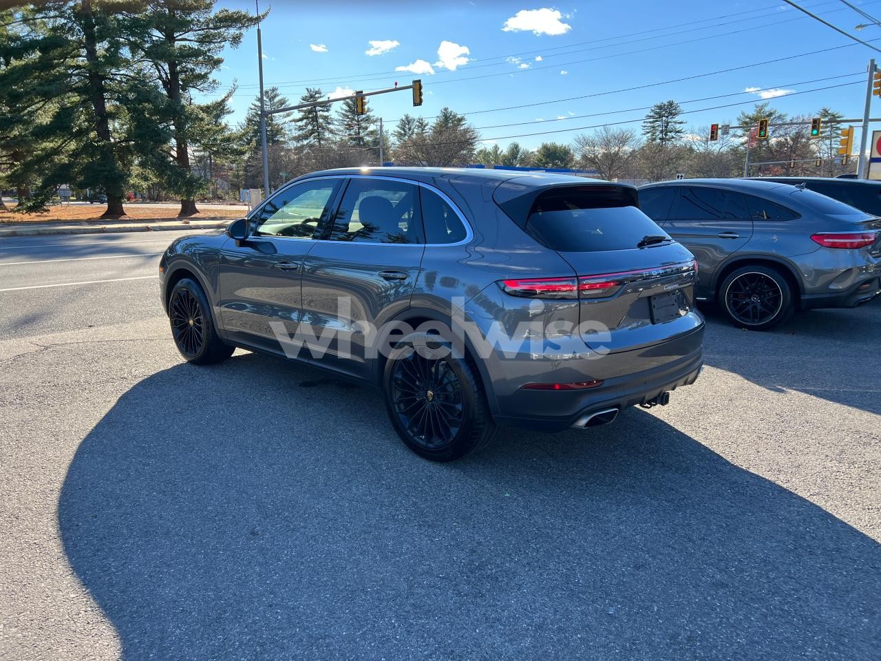 Photo 3 of 2020 PORSCHE CAYENNE N/A (VIN WP1AA2AY3LDA09949)