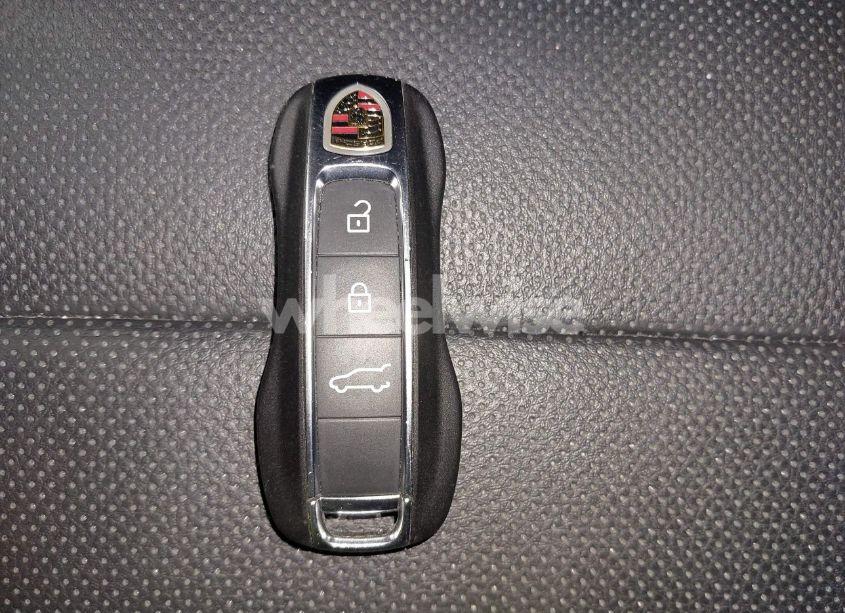 Photo 11 of 2024 Porsche Cayenne N/A (VIN WP1AA2AY5RDA01585)