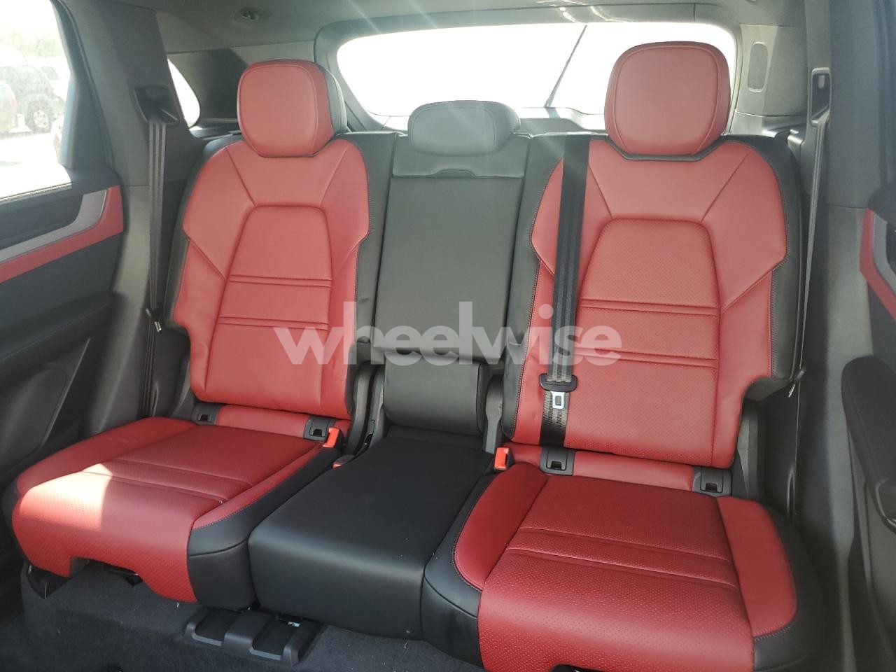 Photo 10 of 2024 PORSCHE CAYENNE N/A (VIN WP1AA2AY6RDA12143)