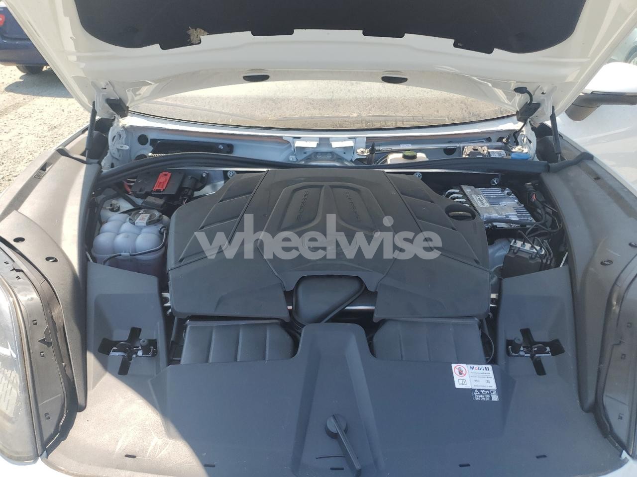 Photo 12 of 2024 PORSCHE CAYENNE N/A (VIN WP1AA2AY6RDA12143)