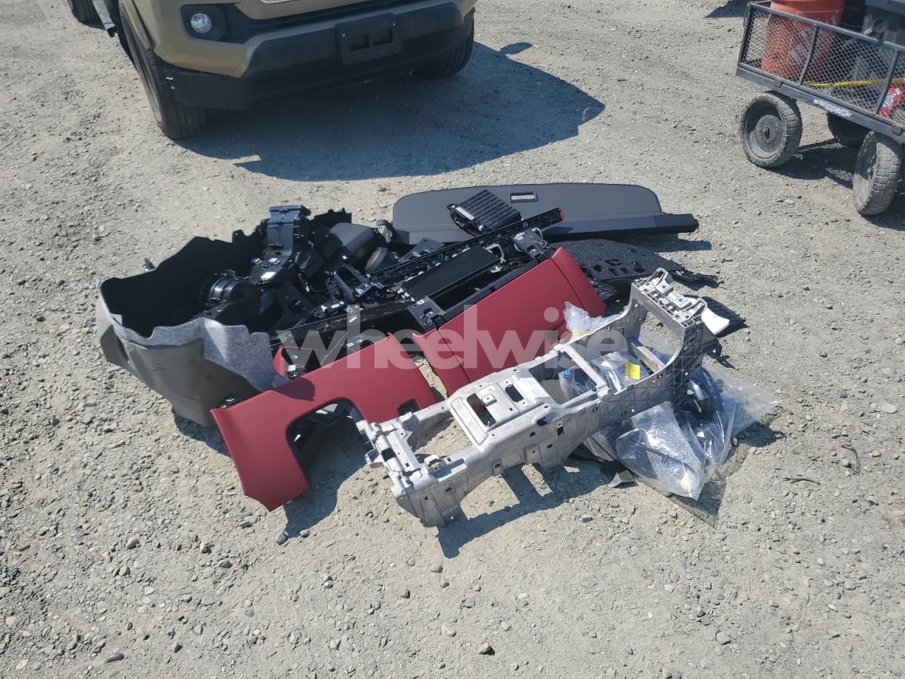 Photo 13 of 2024 PORSCHE CAYENNE N/A (VIN WP1AA2AY6RDA12143)