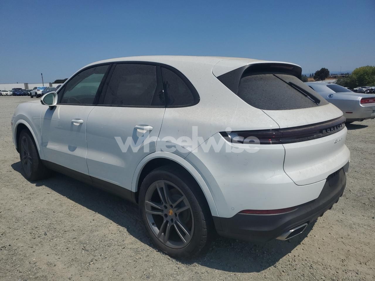 Photo 2 of 2024 PORSCHE CAYENNE N/A (VIN WP1AA2AY6RDA12143)