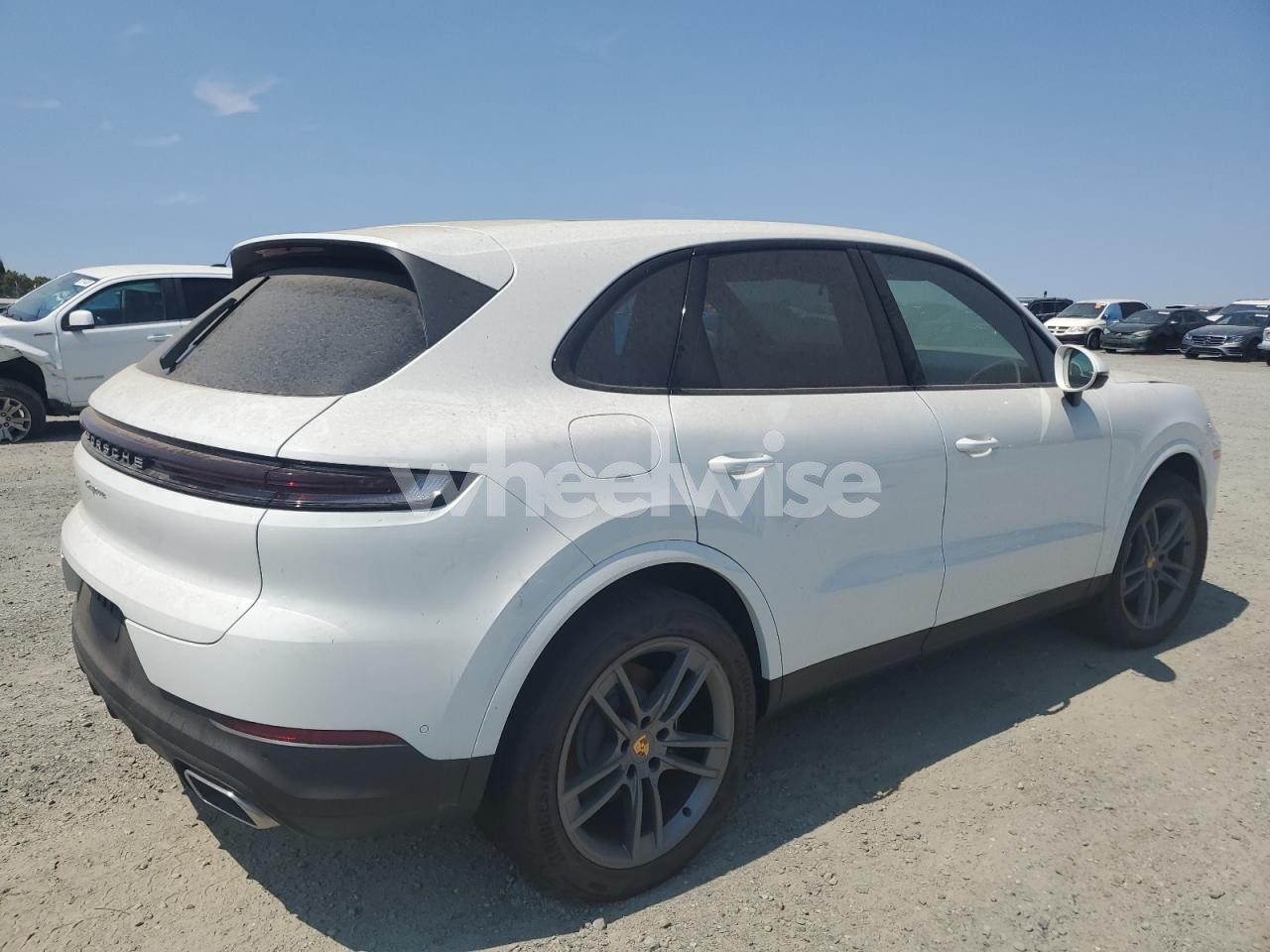 Photo 3 of 2024 PORSCHE CAYENNE N/A (VIN WP1AA2AY6RDA12143)