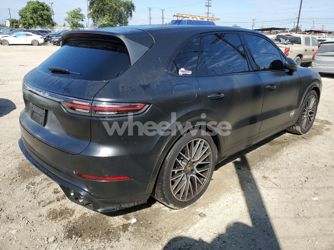 Photo 3 of 2019 PORSCHE CAYENNE N/A (VIN WP1AA2AYXKDA06013)