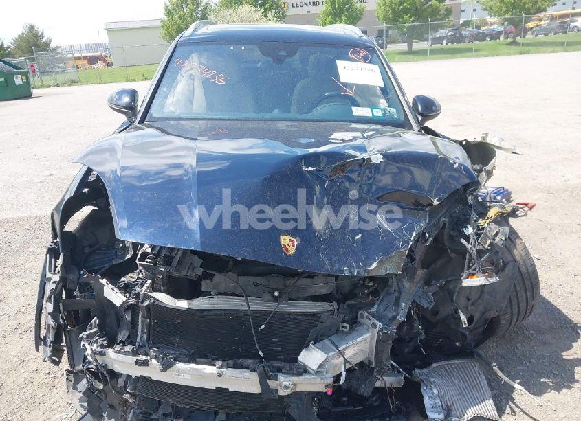 Photo 6 of 2020 Porsche Cayenne N/A (VIN WP1AA2AYXLDA02335)