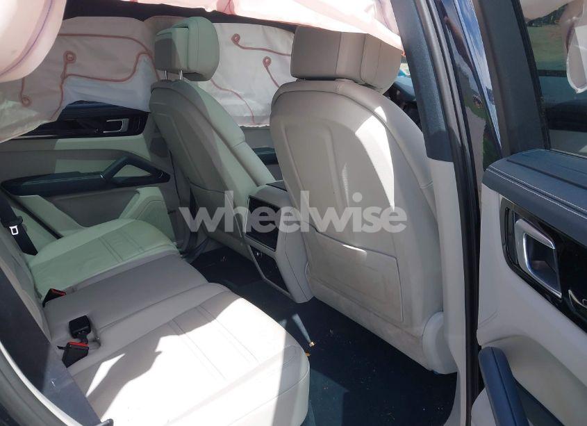 Photo 8 of 2020 Porsche Cayenne N/A (VIN WP1AA2AYXLDA02335)