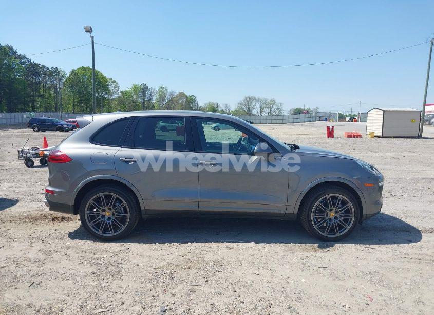 Photo 13 of 2018 Porsche Cayenne S (VIN WP1AB2A21JLA60264)