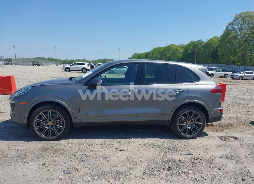 Photo 14 of 2018 Porsche Cayenne S (VIN WP1AB2A21JLA60264)