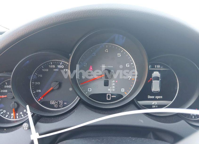 Photo 7 of 2018 Porsche Cayenne S (VIN WP1AB2A21JLA60264)