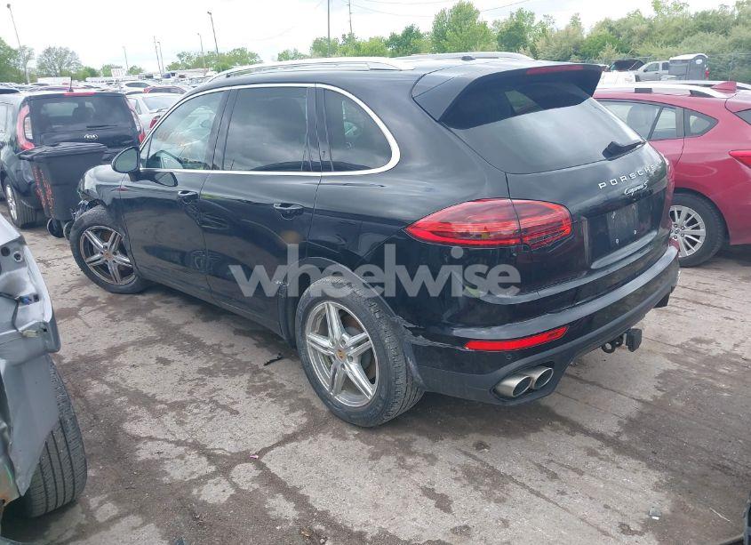 Photo 3 of 2016 Porsche Cayenne S (VIN WP1AB2A23GLA95509)