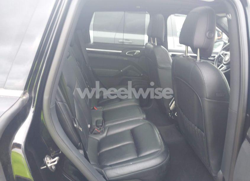 Photo 8 of 2016 Porsche Cayenne S (VIN WP1AB2A23GLA95509)