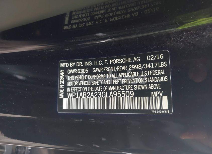 Photo 9 of 2016 Porsche Cayenne S (VIN WP1AB2A23GLA95509)