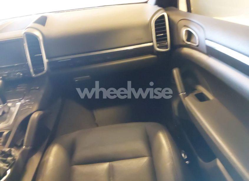 Photo 5 of 2011 Porsche Cayenne S (VIN WP1AB2A24BLA46442)