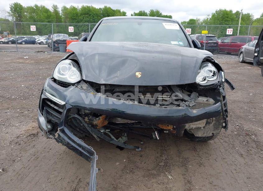 Photo 13 of 2017 Porsche Cayenne S (VIN WP1AB2A24HLA53402)