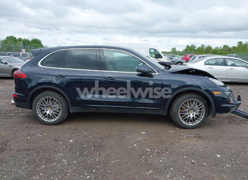 Photo 14 of 2017 Porsche Cayenne S (VIN WP1AB2A24HLA53402)