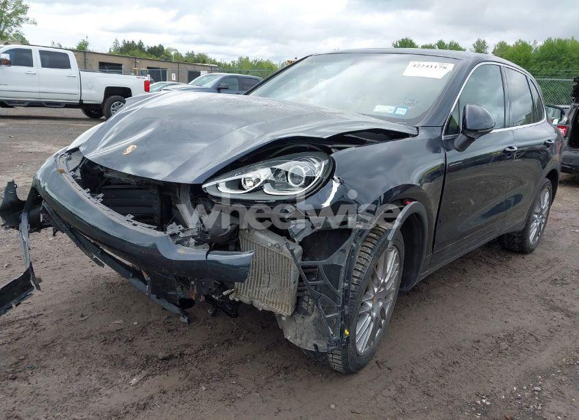 Photo 18 of 2017 Porsche Cayenne S (VIN WP1AB2A24HLA53402)