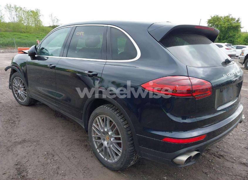 Photo 3 of 2017 Porsche Cayenne S (VIN WP1AB2A24HLA53402)