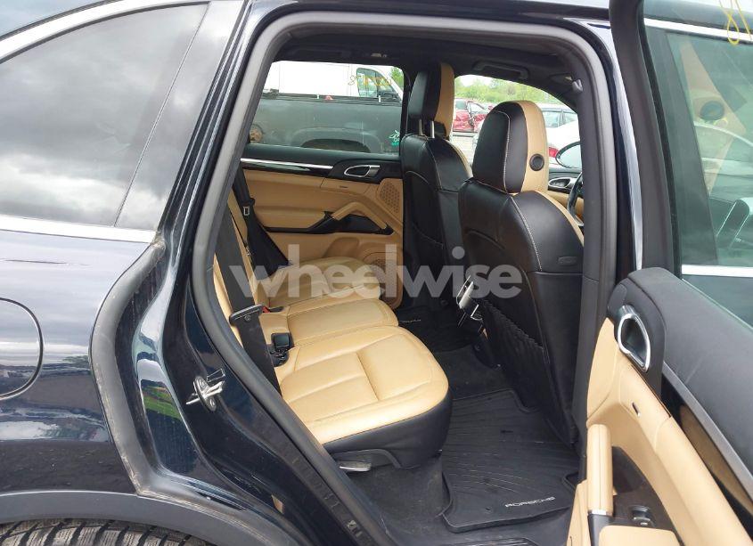 Photo 8 of 2017 Porsche Cayenne S (VIN WP1AB2A24HLA53402)