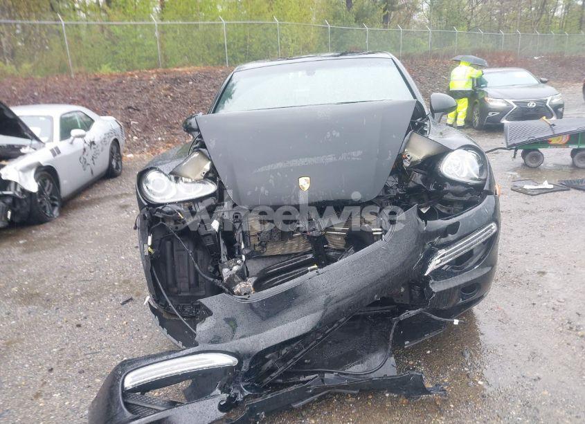 Photo 12 of 2014 Porsche Cayenne S (VIN WP1AB2A25ELA59365)