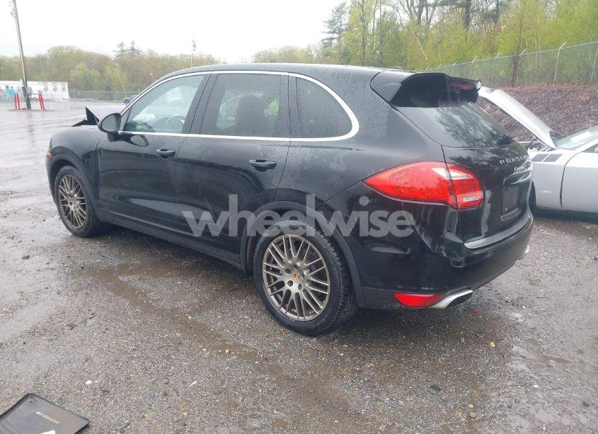 Photo 3 of 2014 Porsche Cayenne S (VIN WP1AB2A25ELA59365)