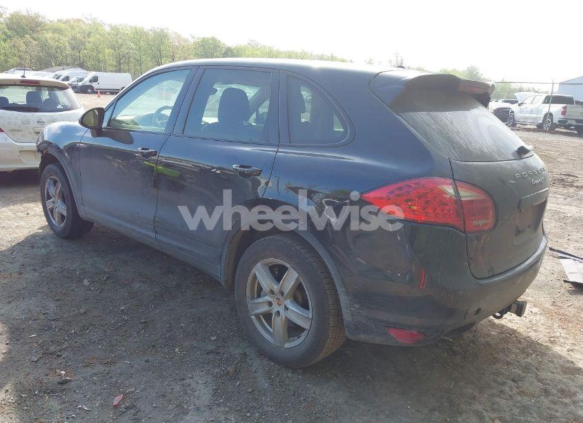 Photo 3 of 2014 Porsche Cayenne S (VIN WP1AB2A27ELA55804)