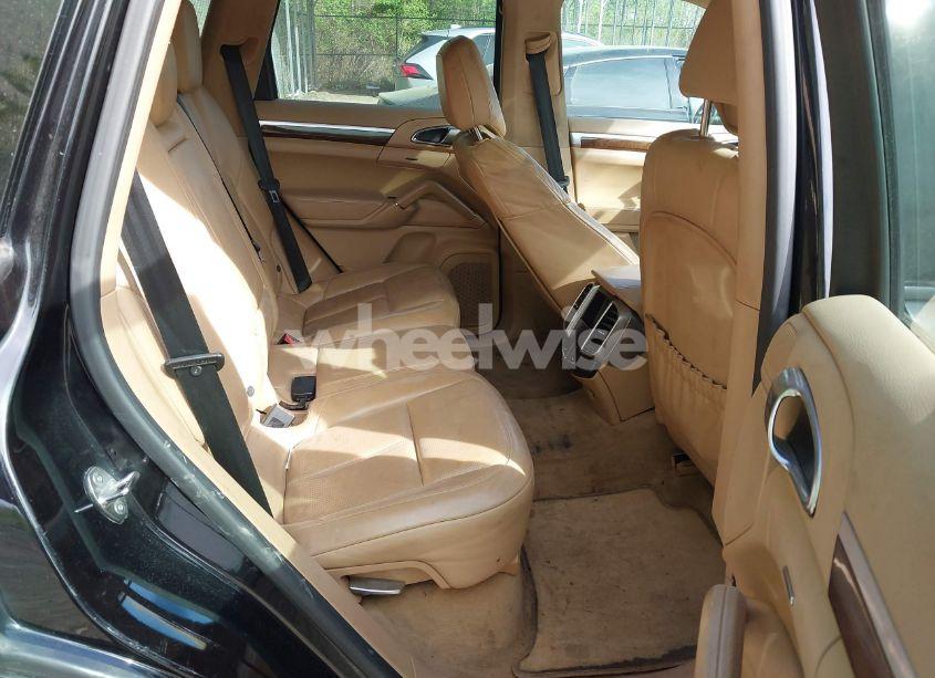 Photo 8 of 2014 Porsche Cayenne S (VIN WP1AB2A27ELA55804)