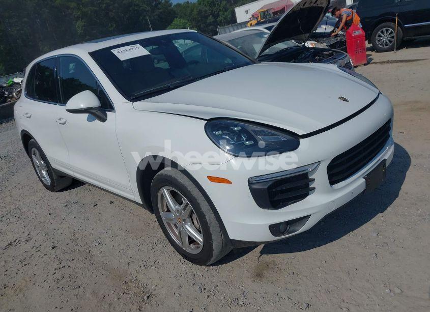 2015 Porsche Cayenne S (VIN WP1AB2A2XFLA61243) main photo