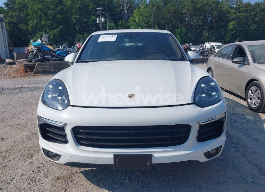 Photo 12 of 2015 Porsche Cayenne S (VIN WP1AB2A2XFLA61243)