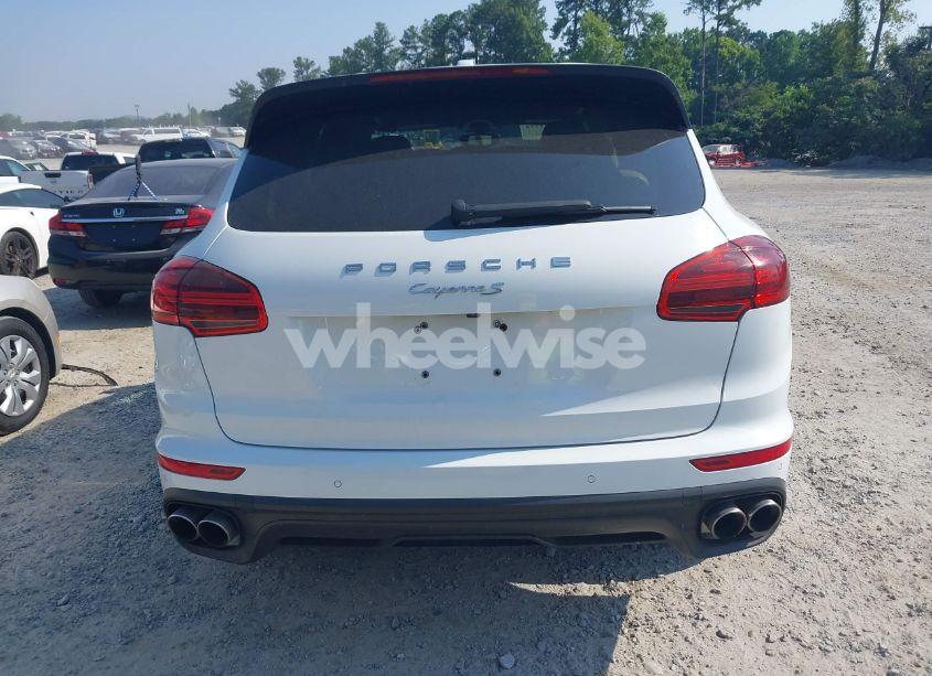 Photo 16 of 2015 Porsche Cayenne S (VIN WP1AB2A2XFLA61243)