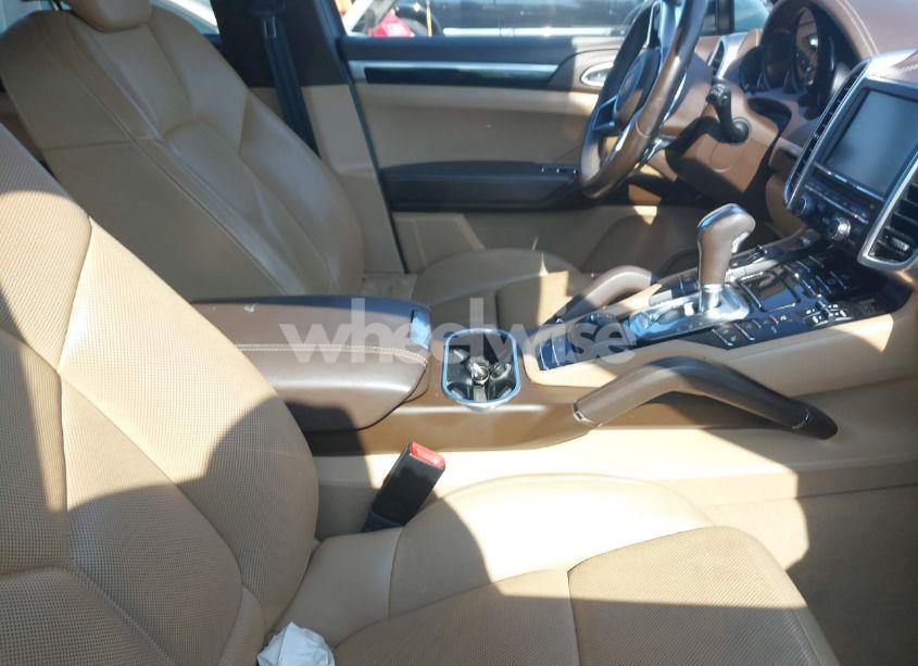 Photo 5 of 2015 Porsche Cayenne S (VIN WP1AB2A2XFLA61243)