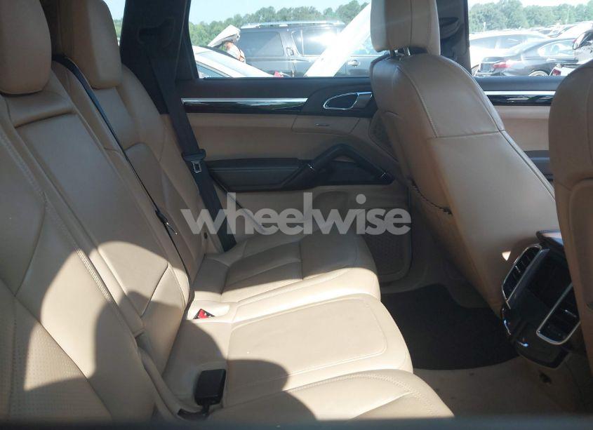 Photo 8 of 2015 Porsche Cayenne S (VIN WP1AB2A2XFLA61243)