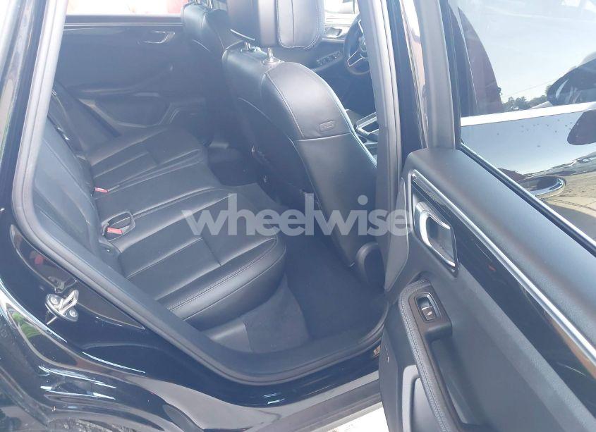 Photo 8 of 2018 Porsche Macan S (VIN WP1AB2A50JLB30606)