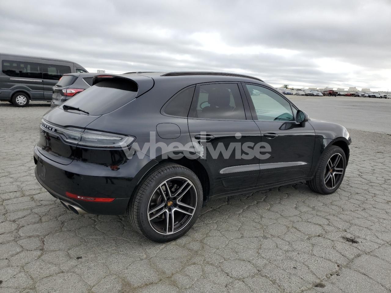Photo 3 of 2019 PORSCHE MACAN S (VIN WP1AB2A50KLB31403)